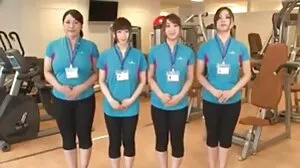 Сладка блондинка в черно бельо Sicilia скача на едро порно секс клип