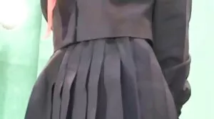 Соло порно клипче с големи гърди модел Кейти Торнтън показва тялото си