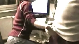 Огромен пенис измъчва xxl клипове горещата путка на Емили Уудс