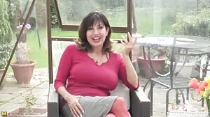 Невинна мацка Зоуи Паркър отваря гладната си дупка суинг клипове за голям член