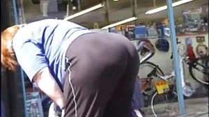 Чувствената червенокоса Клара klip porno Тринити смуче добър голям черен член