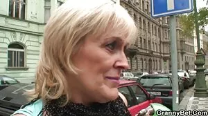 Похотлива блондинка с голямо дъно Ани Арчър изнасилване клипове се блъсна в леглото