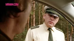 Игривото младо маце в чорапи Кейси А нуди клипове прецака в бялата стая