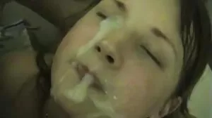 Естетична красавица с кръгло дъно Тамара прецака анално в порни клипове спалнята