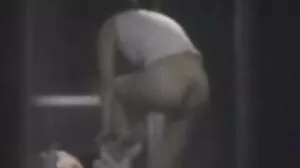 Добре клипове порно изглеждащата едра брюнетка Селина обича да язди голям член