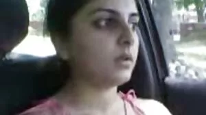 Страстната едра брюнетка Ава Адамс демонстрира уменията си klip porno