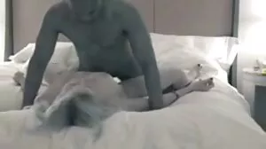 Карли Грей нуди клипове и Шарлот Крос се забавляват в поза 69