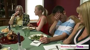 Сладката руса съпруга Савана Самсън показва секс порно клип любовта си към друг мъж