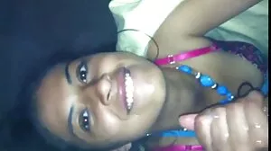 Разкошната блондинка с големи гърди Изабел Делтор язди голям анален секс клипове член