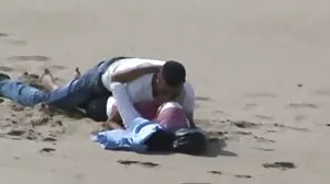 Зашеметяваща мацка с големи гърди Марика Шанел скача върху масивен секс клипове пенис