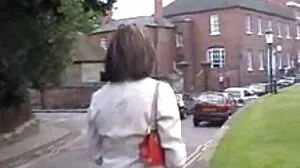 Красивата мадама с големи цици еротика клипове Christiana Cinn харесва анален секс