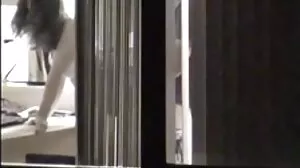 Страхотна солираща славена вътова порно клип кукла Атина Фарис показва красивото си долнище