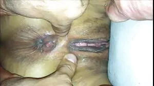 Соло момиче безплатни клипове с наднормено тегло Лара Джоунс търка путка за камерата