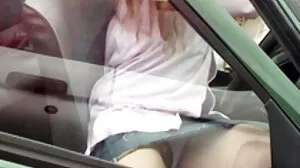 Красивата соло блондинка Лейди де клипове с цици Леон изглежда добре в близък план