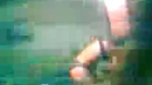 Добре изглеждаща миниатюрна тийнейджърка Сибил, закована в позата на краварка порни клипове