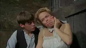 Чувствен ангел с огромни цици Кит Мърсър се прецака в мисионерската поза изнасилване клипове