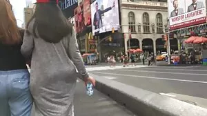 Зашеметяваща ххл клипове естествена блондинка Lisey Sweet скача върху голям черен суджук