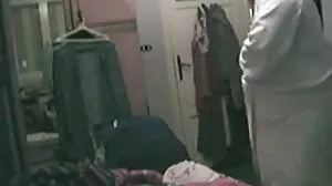 Гореща бяла секс клипове с ученички кучка Катрина Джейд е прецакана от два масивни черни члена