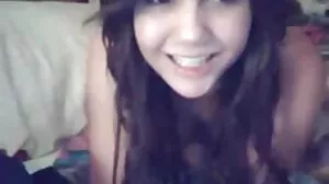 Зашеметяваща мадама с малки цици Лили Ларимар се онлайн секс клипове наслаждава на интензивно лири