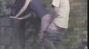 Изцяло естествен тийнейджър с голямо дупе Райли Рийд обича хардкор анален секс секс клипове