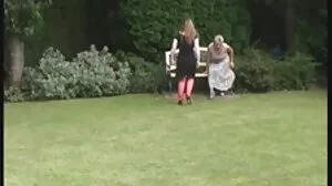 Примамливата стройна блондинка Chloe Temple изглежда страхотно отстрани порно секс клип