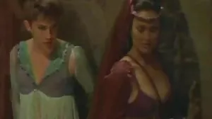 Азиатска секс кукла Saya Song поглъща порно клипове за сваляне голям член като професионалист