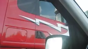 Разкошната тийнейджърска кукла Anna De Ville показва естетическото си тяло свирки клипове