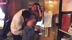 Естетична брюнетка Рейгън Фокс показва бръснатата си секс клипове безплатно котка