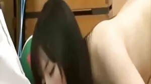 Изцяло естественият млад модел прно клипове Medlen определено харесва хардкор секса