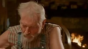 Красивата мадама Стела Кардо язди твърд пенис домашни секс клипове на дивана