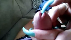 Грудаста брюнетка анален секс клипове Брена Спаркс се прецака в позата на краварката