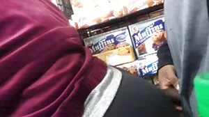 Татуираната красавица Джеси Лий се закова в поза кучешки стил порно клипове с българки