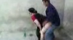 Примамливата брюнетка Пейдж Търна се прно клипове наслаждава на поглъщането на член