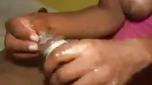 Пикантният млад ангел Кензи Рийвс скача суинг клипове върху огромен пенис