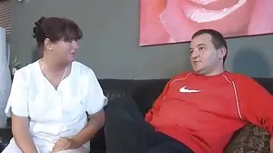 Зашеметяващият модел Айдра Фокс xxl клипове дава кунилингус за чувствена приятелка