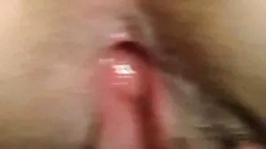 Къдрокосата мадама Кристен Скот е прецакана анален секс клипове в позата на краварка