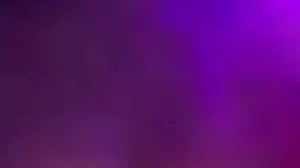 Добре изглеждащата красавица клипове с масажи Kitty Cute показва мократа си путка