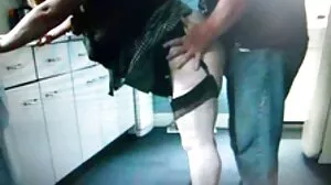 Абаносът секс клипове стари и млади с големи гърди Касиди Банкс опитва нещо ново всеки ден