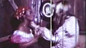 Чувствена блондинка с porno klip bg големи гърди Даниел Дерек срещу два млади члена