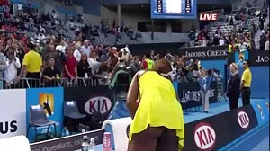 Смучеща брюнетка с големи цици Лили Лейн скача на пръчка свирки клипове