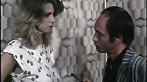 Добре изглеждащата брюнетка секс порно клип по чорапи Стейси Крус отваря питка