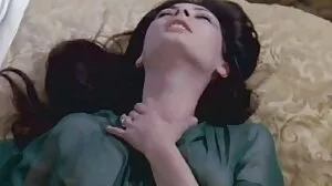 Добре изглеждащата мацка с малки цици Картър klip porno Круз иска млад пенис