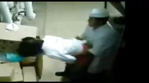 Милата Кейти Морган се klip porno прецака в позата на краварката