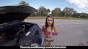 Вълнуващата гърдата блондинка Кайли секс клипове Пейдж язди доста голям член