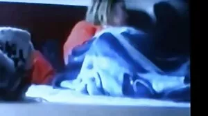 Сладка брюнетка с порно клипове видео огромни цици Clea Gaultier прецака отзад